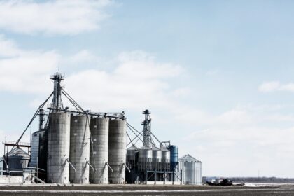 ЕС иска да спре напълно руския газ до януари 2027 година