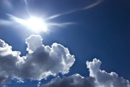 Слънчево и топло ще е в събота, без валежи и без вятър.