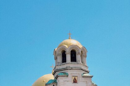 На 29 април православната църква почита паметта на деветте мъченици в Кизик - раннохристиянски светци, които са страдали заради вярата си.