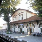 19-годишен младеж почина, след като беше блъснат от влак