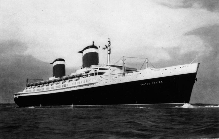 Американският лайнер SS United States ще стане най-големият изкуствен риф