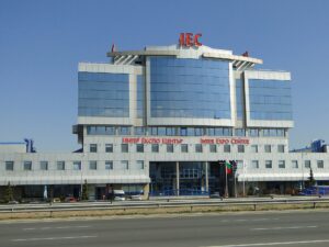 Холи Прийст се завръща в София с германската диджейка Nikolina