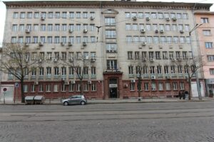НАП установи 16 нарушения в пет ресторанта в София