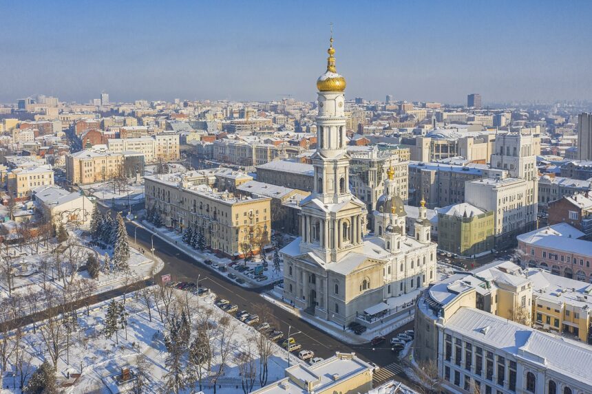 Руски сили удариха учебно заведение в Харков, съобщи кметът